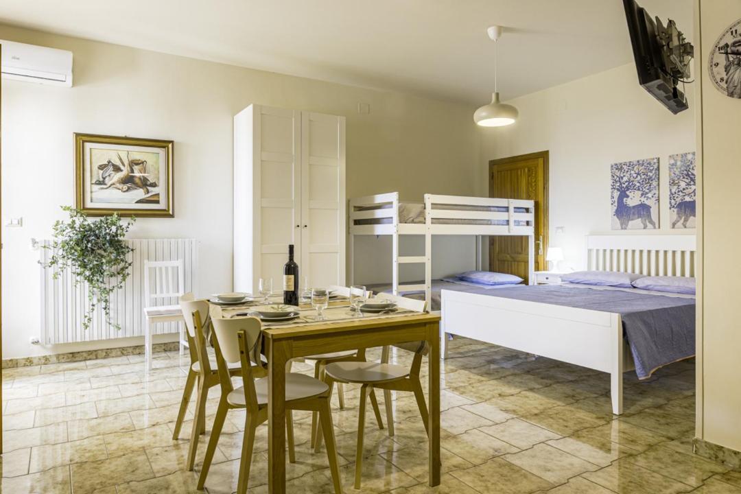 Le Palme Guest House Racale Exterior photo