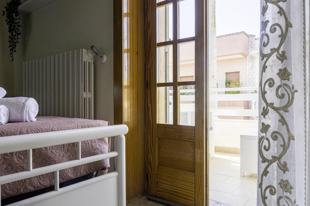 Le Palme Guest House Racale Exterior photo