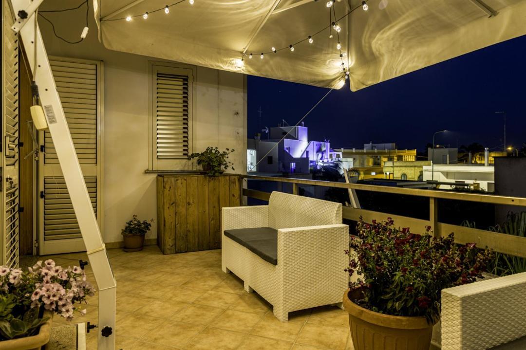 Le Palme Guest House Racale Exterior photo